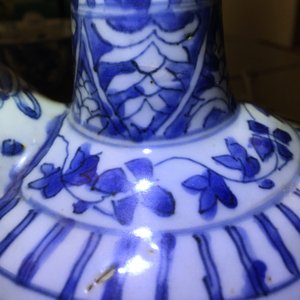 A Chinese blue and white kraak porcelain kendi with a spotted salamander, Ming, Wanli — photo 5