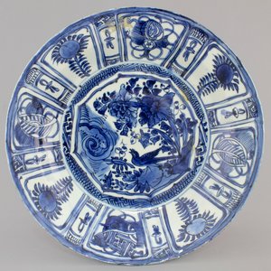 A Chinese blue and white kraak porcelain plate with a bird, Wan-Li, Ming Dynasty — photo 1