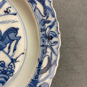 A Chinese blue and white kraak porcelain plate with deer, Wanli — photo 4