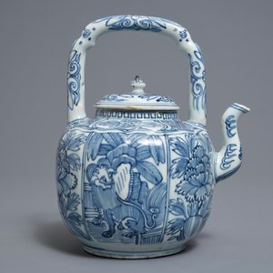 A Chinese blue and white kraak porcelain wine jug and cover, Wanli — 照片 3