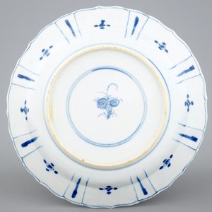 A Chinese blue and white kraak style plate, Kangxi — photo 2