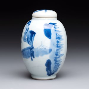 A Chinese blue and white 'ladies playing go' tea caddy and cover, Kangxi — photo 2
