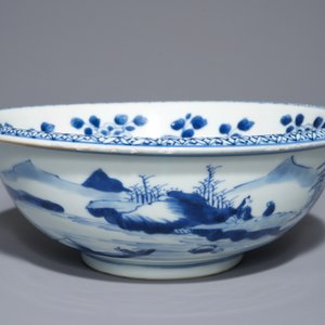 A Chinese blue and white 'landscape' bowl, Yongzheng/Qianlong — photo 2