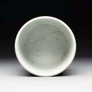 A Chinese blue and white 'landscape' brush pot, Kangxi — photo 5