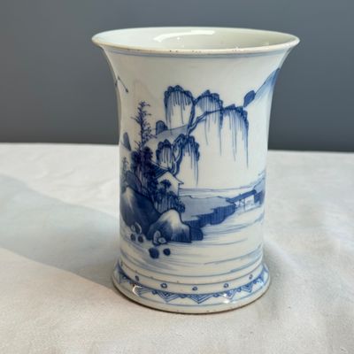 A Chinese blue and white 'Landscape' brushpot (Bitong) — photo 2