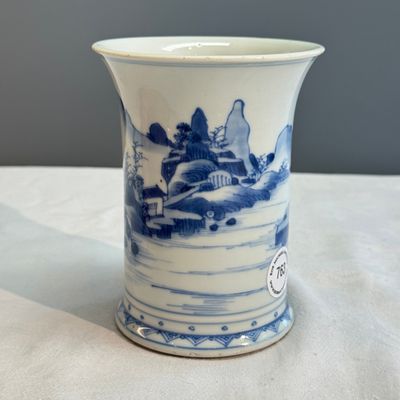 A Chinese blue and white 'Landscape' brushpot (Bitong) — photo 3