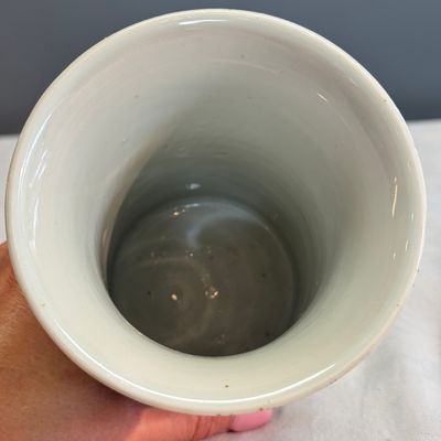 A Chinese blue and white 'Landscape' brushpot (Bitong) — photo 10