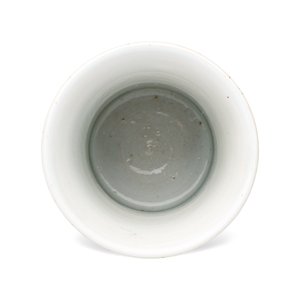 A Chinese blue and white 'Landscape' brushpot (Bitong) — photo 6