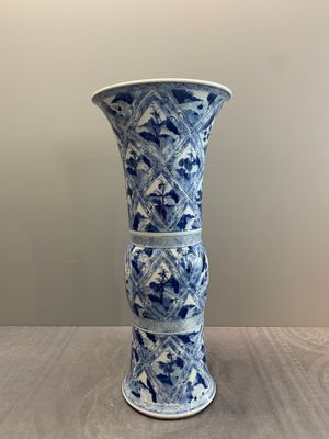 A Chinese blue and white 'landscape' 'gu' vase, Kangxi — photo 2