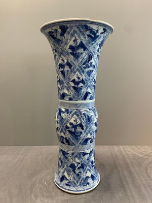 A Chinese blue and white 'landscape' 'gu' vase, Kangxi — photo 4