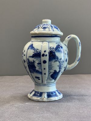 A Chinese blue and white 'landscape' mustard jar and cover, Transitional period — photo 3