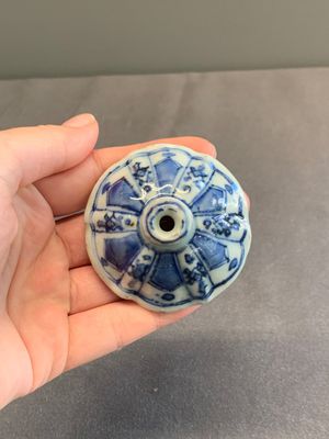 A Chinese blue and white 'landscape' mustard jar and cover, Transitional period — photo 7