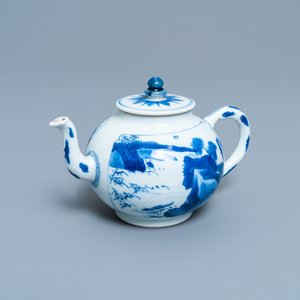 A Chinese blue and white 'landscape' teapot and cover, Kangxi — 照片 1