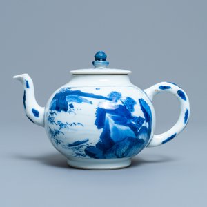 A Chinese blue and white 'landscape' teapot and cover, Kangxi — 照片 2