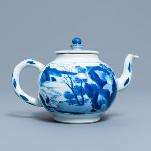 A Chinese blue and white 'landscape' teapot and cover, Kangxi — 照片 4