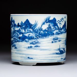 A Chinese blue and white 'Landscape' tripod censer — photo 4