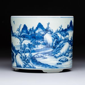 A Chinese blue and white 'Landscape' tripod censer — photo 6