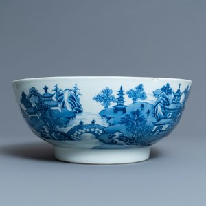 A Chinese blue and white 'landscape' vase and a large bowl, Qianlong — photo 2
