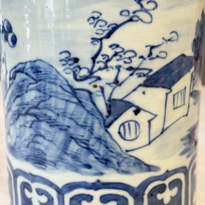 A Chinese blue and white 'Landscape' vase and a pair of 'Birds among Flowering Branches' vases — 照片 11