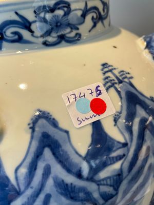 A Chinese blue and white 'landscape' vase and cover, Chenghua mark, 19th C. — 照片 1