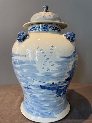 A Chinese blue and white 'landscape' vase and cover, Chenghua mark, 19th C. — 照片 4