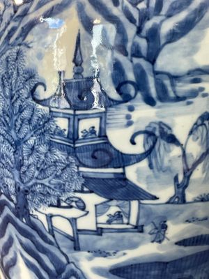 A Chinese blue and white 'landscape' vase and cover, Chenghua mark, 19th C. — 照片 6