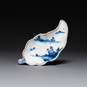 A Chinese blue and white leaf-shaped ko-sometsuke dish for the Japanese market, Tianqi — photo 1