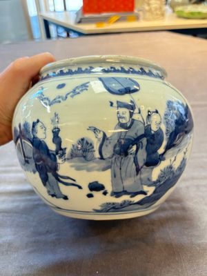 A Chinese blue and white 'Lian Sheng San Ji 連升三級‘ and 'Xie Qin Fang You 攜琴訪友' bowl, Transitional style — photo 3