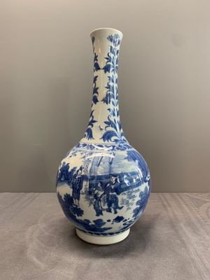 A Chinese blue and white 'Lian Sheng San Ji 連升三級' bottle vase, Transitional period — 照片 1