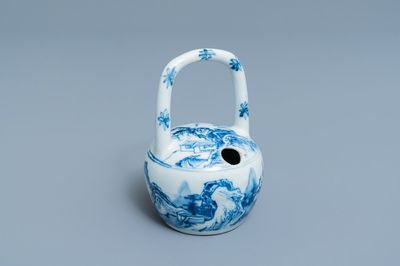 A Chinese blue and white lime pot for the Vietnamese market, Kangxi
