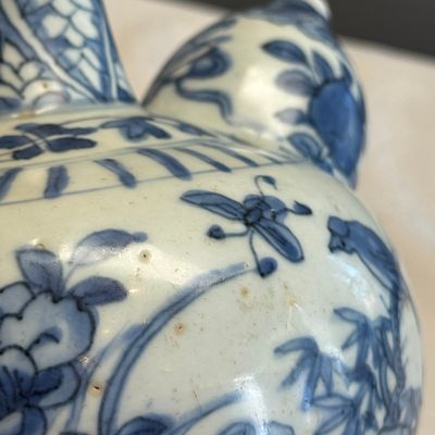 A Chinese blue and white 'Lizard and Birds' kendi  — photo 6