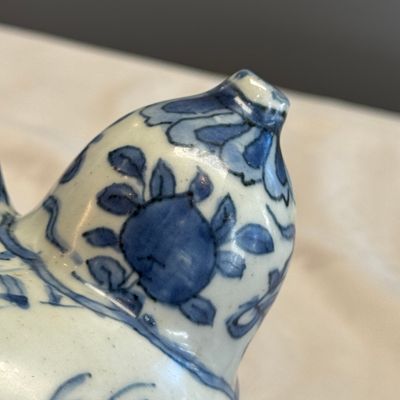 A Chinese blue and white 'Lizard and Birds' kendi  — photo 7