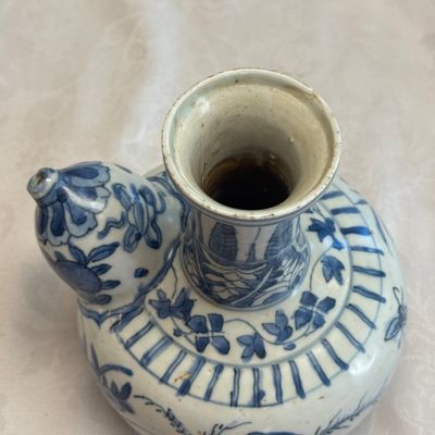 A Chinese blue and white 'Lizard and Birds' kendi  — photo 10