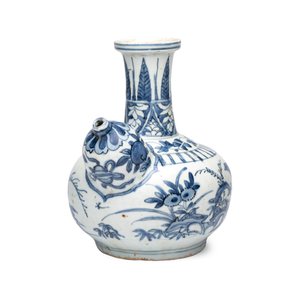 A Chinese blue and white 'Lizard and Birds' kendi  — photo 1