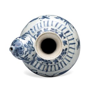 A Chinese blue and white 'Lizard and Birds' kendi  — photo 6