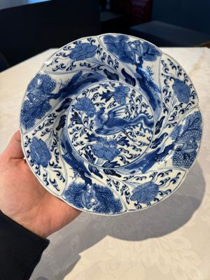 A Chinese blue and white lobed 'flower' plate and a 'phoenix and monkeys' plate, Kangxi — photo 15