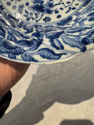 A Chinese blue and white lobed 'flower' plate and a 'phoenix and monkeys' plate, Kangxi — photo 8