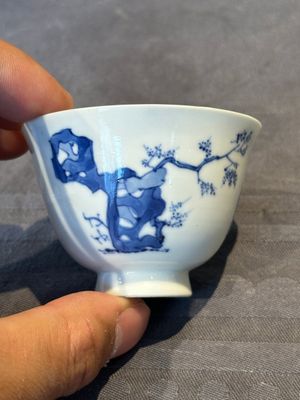 A Chinese blue and white 'Long Eliza and playing boy' cup and saucer, Qi Yu Mei Zhi 奇玉美製 and Bi Yu Tang Zhi 璧玉堂製, Kangxi — photo 5