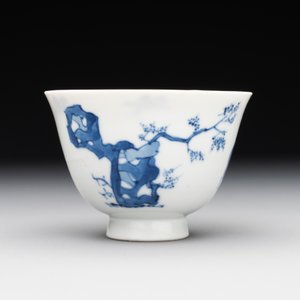 A Chinese blue and white 'Long Eliza and playing boy' cup and saucer, Qi Yu Mei Zhi 奇玉美製 and Bi Yu Tang Zhi 璧玉堂製, Kangxi — photo 4