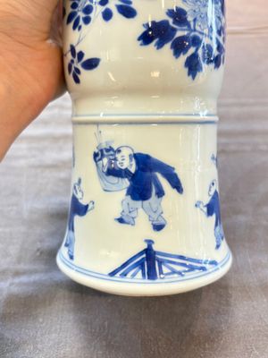 A Chinese blue and white 'Long Eliza and playing boys' 'gu' vase, Kangxi — photo 12