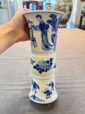 A Chinese blue and white 'Long Eliza and playing boys' 'gu' vase, Kangxi — photo 4