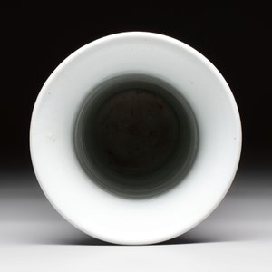 A Chinese blue and white 'Long Eliza and playing boys' 'gu' vase, Kangxi — photo 5