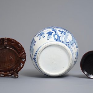 A Chinese blue and white 'long Eliza and playing boys' jar, Kangxi — 照片 6