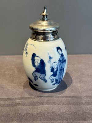 A Chinese blue and white 'Long Eliza and playing boys' tea caddy with silver mount and cover, Kangxi — photo 1