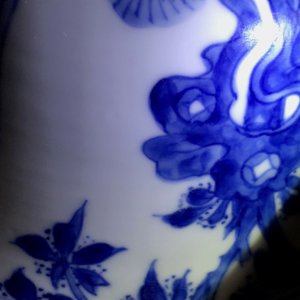 A Chinese blue and white 'long Eliza' bowl, Kangxi — photo 14