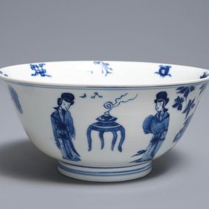 A Chinese blue and white 'long Eliza' bowl, Kangxi — photo 7