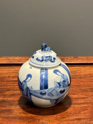 A Chinese blue and white 'Long Eliza' tea caddy and cover, conical shell mark, Kangxi — 照片 1