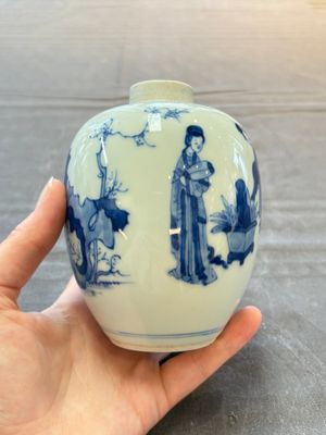 A Chinese blue and white 'Long Eliza' tea caddy, Kangxi — 照片 4