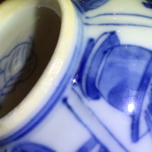 A Chinese blue and white 'Long Eliza' teapot and cover, Kangxi — 照片 9
