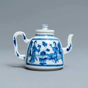 A Chinese blue and white 'Long Eliza' teapot, Yu mark, Kangxi — photo 4